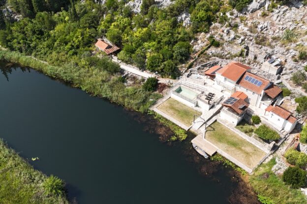 Authentic house for sale in Podbrijest, Neretva river valley
