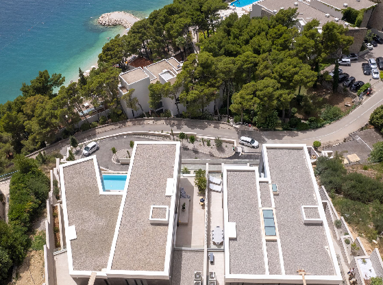 Luxury villa with a beautiful view and close to the sea